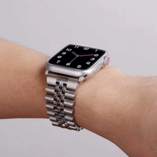 Apple Watch 44mm Metal Parlak Kordon Klipsli KRD-36 - Gümüş - Gold